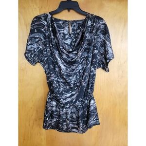 DAISY FUENTES Woman's Medium Short Sleeve Black Speckle Silky Top Elastic Waist